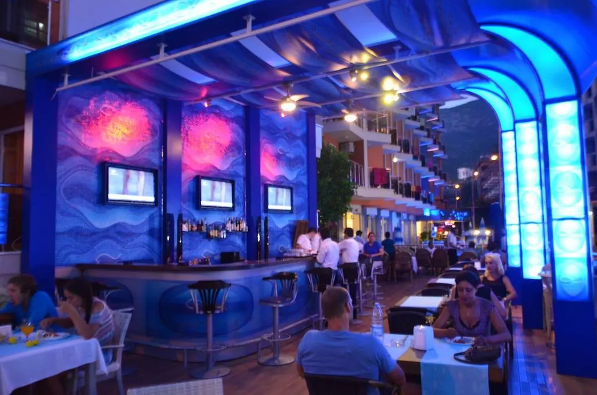 KLEOPATRA BALIK ALANYA HOTEL LABY (Copy).jpg